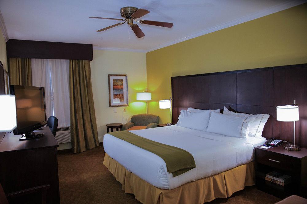 Hotel Express & Houston North Intercontinental By Ihg