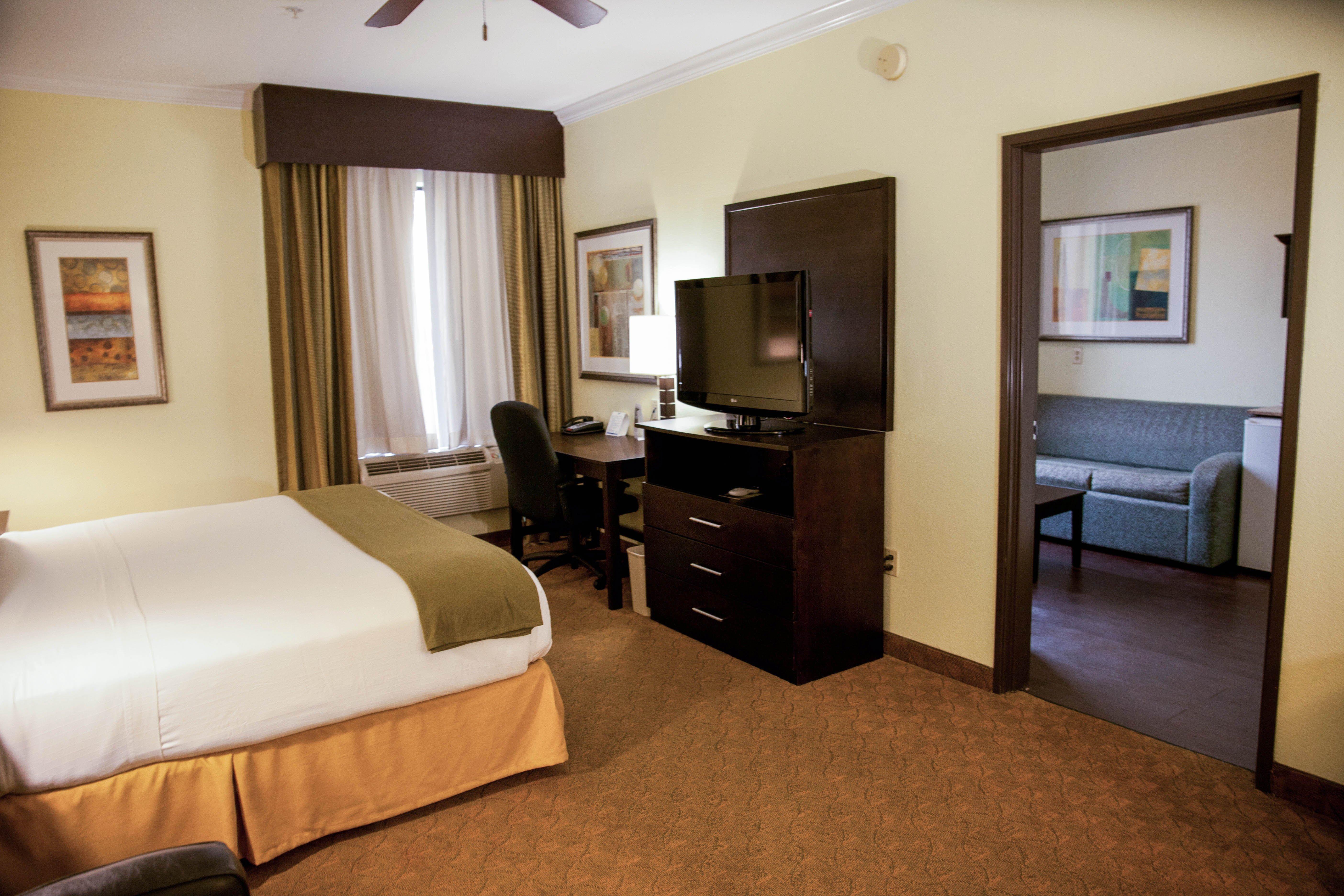 Hotel Express & Houston North Intercontinental By Ihg Westfield
