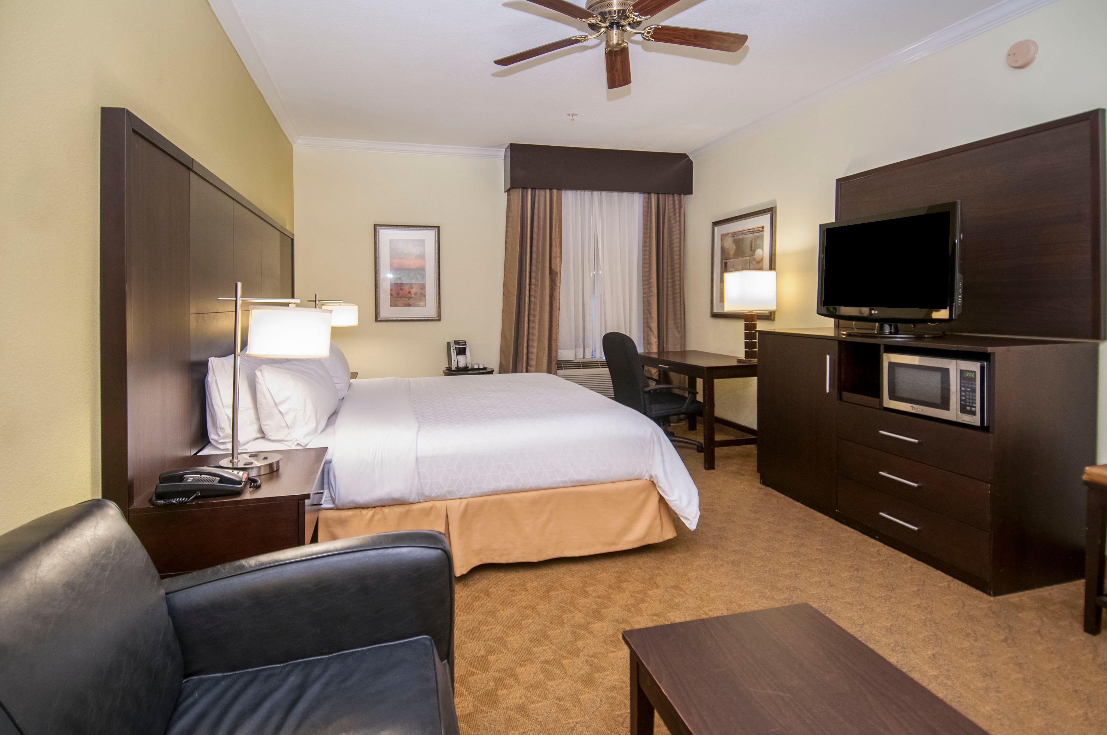 Express & Houston North Intercontinental By Ihg Hotel 2*