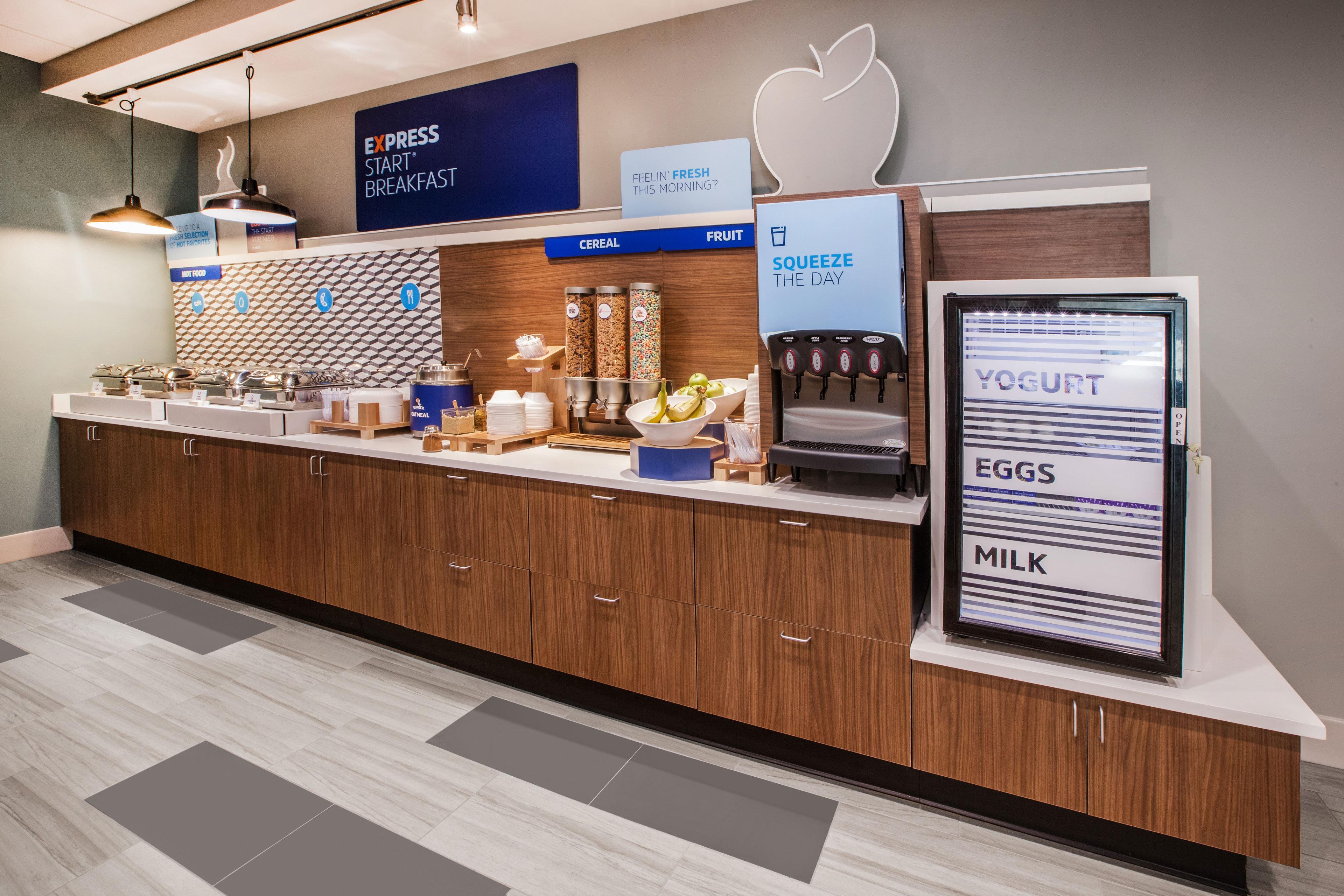 Express & Houston North Intercontinental By Ihg Hotel Westfield