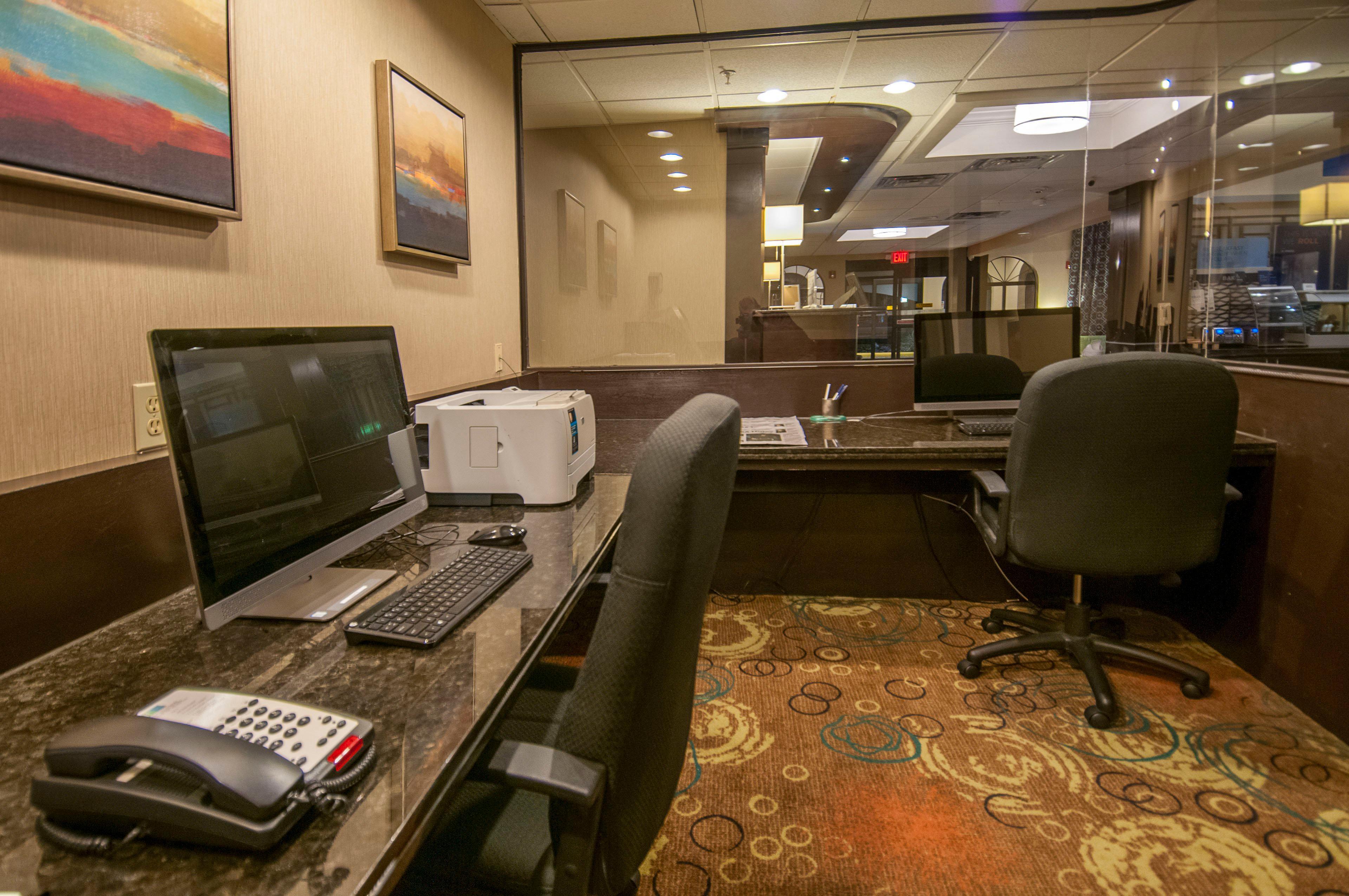 Express & Houston North Intercontinental By Ihg Hotel
