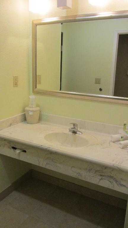 Hotel Express & Houston North Intercontinental By Ihg